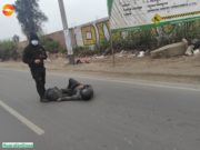 Vehículo chocó contra moto lineal y se dió a la fuga dejando al herido tendido en la pista