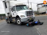 Moto lineal impactó fuertemente contra tráiler dejando un herido en el ingreso a San Fernando