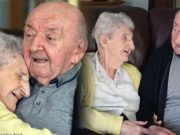 Mamá de 98 años se mudó a un asilo para cuidar a su hijo de 80 años de edad