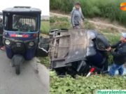 Mototaxi se despistó y terminó llantas arriba en un canal de regadío en Hualmay