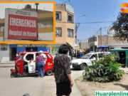 Denuncian que mototaxis y vehículos impiden el paso de personas que llegan por emergencias al Hospital