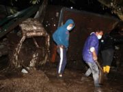 Once muertos y nueve desaparecidos deja aluvión tras arrasar una cancha en Ecuador