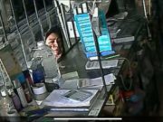 Cámaras de seguridad captaron a dos mujeres llevándose un producto de una ferretería en Huaral