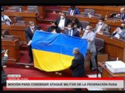 Congresistas protagonizan bochornoso incidente tras extender bandera ucraniana en el hemiciclo