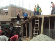 ¿Puedo construir mi casa en la propiedad de mis suegros? ¿Qué pasaría?