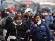 Plantean retiro de mascarillas en lugares abiertos en regiones con alta tasa de vacunación