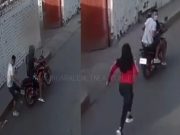Extranjeros en moto lineal robaron celular de alta gama a joven en la Calle Unión