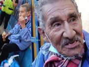 Anciano abandonado en Huacho: ciudadanos y comerciantes le brindan comida, apoyo y mucho amor