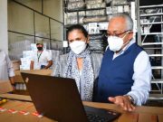 Gobernador Chavarría supervisa llegada de 5,259 laptops para docentes del nivel secundario de la Región Lima