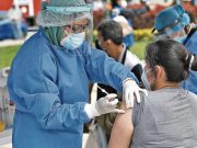 Minsa anuncia vacunación de cuarta dosis contra la COVID-19 para personas desde los 50 años