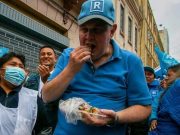 Rafael López Aliaga denunció también que figura como fallecido en el Reniec