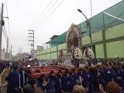 Mar de fieles huaralinos acompañaron al Señor de los Milagros en su primer recorrido procesional