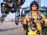 Familiares piden oraciones para bombero sobreviviente del choque de avión en Jorge Chávez