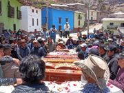 Restos de fallecidos en terrible accidente de tránsito fueron enterrados en su natal Huaroquín