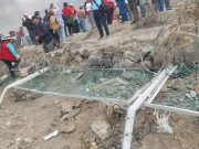 Arequipa: Miles de manifestantes toman aeropuerto Internacional y queman casetas como protesta