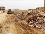 Se realizó limpieza de montículos de basura con maquinarias pesadas en Angélica Morales