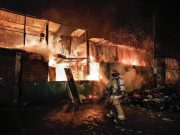 Rímac: Voraz incendio arrasó con 160 puestos del mercado de flores Santa Rosa