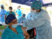 Inició la vacunación bivalente contra la covid-19 al personal de salud en la Región Lima