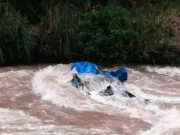 Huarochirí: minivan cayó al río y hay cuatro integrantes de una familia desaparecidos en San Mateo