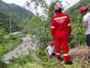 Junín: seis miembros de una familia desaparecen tras caída de minivan al río Chanchamayo