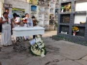 Con profundo dolor de sus familiares, fueron enterrados los restos del pequeño Dylan