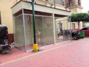Módulos de vidrio en el boulevard, no fueron entregados, ni están terminados, pero ya están cancelados