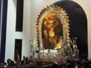 Señor de los Milagros: Gran cantidad de Huaralinos recibieron el inicio del mes morado con el «Abrazo Nazareno»