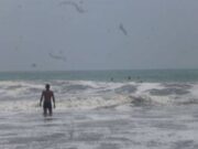 Padre de familia murió ahogado en Playa Chacra y mar tras celebrar navidad junto a su familia