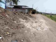 Vecinos de Huando se quejan frente a desmonte y basura que dejó Emapa Huaral tras trabajos en la zona
