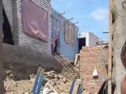 Bomberos de Barranca rescatan a 5 niños tras colapsar su vivienda. Bomberos de Barranca rescatan a 5 niños tras colapsar su vivienda.