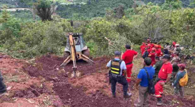 Junín: Derrumbe de cerro sepulta a 4 miembros de una familia Ashaninka en Mazamari.