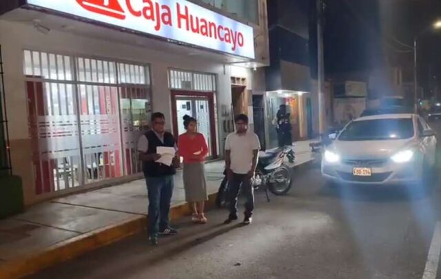 Delincuentes arrebatan 8 mil soles a victimas que retiraron de financiera en Chancay.