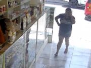 Ladronas se llevan cerca de 3 mil soles de una tienda naturista de la Calle Derecha de Huaral Ladronas se llevan cerca de 3 mil soles de una tienda naturista de la Calle Derecha de Huaral