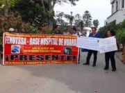 Trabajadores del hospital de Huaral realizan protesta ante la llegada del Ministro de Salud Trabajadores del hospital de Huaral realizan protesta ante la llegada del Ministro de Salud