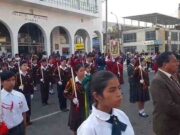 13 alumnos se desmayan durante ceremonia realizada en la Plaza de Armas de Huaral 13 alumnos se desmayan durante ceremonia realizada en la Plaza de Armas de Huaral
