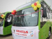 Alumnos de la universidad de Cañete cuentan con 2 buses nuevos para su traslado Alumnos de la universidad de Cañete cuentan con 2 buses nuevos para su traslado