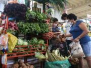 Crisis económica: Al 76% de los peruanos no le alcanza el dinero para el mes Crisis económica Al 76% de los peruanos no le alcanza el dinero para el mes
