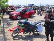 Végueta: Sujeto asesina a docente a la salida de colegio y luego se quita la vida. Végueta Sujeto asesina a docente a la salida de colegio y luego se quita la vida.