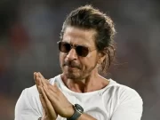 Actor de Bollywood Shah Rukh Khan fue hospitalizado de emergencia por golpe de calor. Actor de Bollywood Shah Rukh Khan fue hospitalizado de emergencia por golpe de calor.