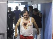 Sujetos golpean a alcalde de Comas y se llevan su camioneta. Sujetos golpean a alcalde de Comas y se llevan su camioneta.