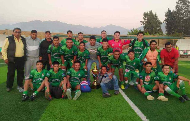 Centro Deportivo Palpa festeja el título de Campeón de la Liga Distrital de Futbol de Huaral