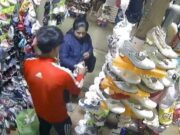 Mujer estafa a vendedor de zapatillas con billete falso de 200 soles en Huaral Mujer estafa a vendedor de zapatillas con billete falso de 200 soles en Huaral