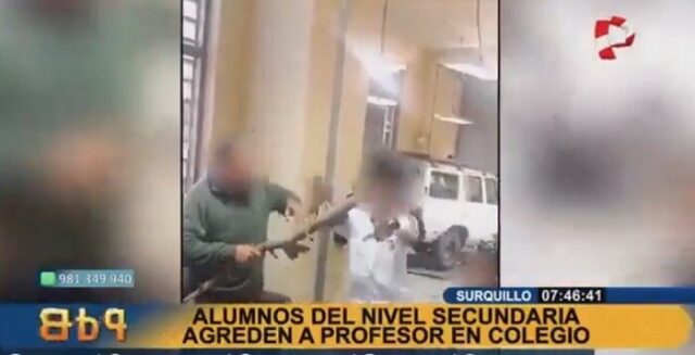 Increíble Alumnos de secundaria se graban agrediendo a su profesor de colegio emblemático