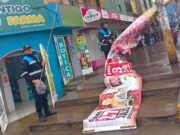 Ante constante reclamos de la ciudadanía por fin retiran carteles de las calles de Huaral Ante constante reclamos de la ciudadanía por fin retiran carteles de las calles de Huaral