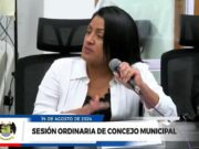 Regidora Elena Abanto expresa su molestia porque no se atendió su pedido en Sesión de Concejo Regidora Elena Abanto expresa su molestia porque no se atendió su pedido en Sesión de Concejo