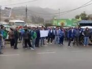 Mototaxistas bloquean vía de acceso a Buena Vista y 28 de Julio en protesta por circulación de vehículos pesados. Mototaxistas bloquean vía de acceso a Buena Vista y 28 de Julio en protesta por circulación de vehículos pesados.