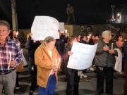 Vecinos de Chancay bloquean vía exigiendo justicia por muerte de Agustín Serna López Vecinos de Chancay bloquean vía exigiendo justicia por muerte de Agustín Serna López