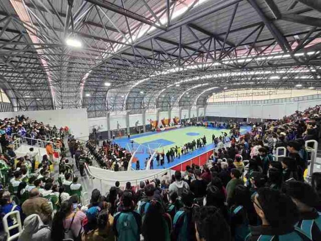 Gobernadora Rosa Vásquez inaugura moderno polideportivo de Chancay.