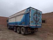 Personal de la PNP de Huaral encuentra camión con orden de captura en la Huerta Margareth Personal de la PNP de Huaral encuentra camión con orden de captura en la Huerta Margareth