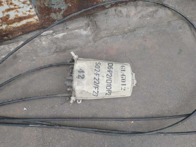 Pobladores denuncian cables caídos en calles de Huaral.